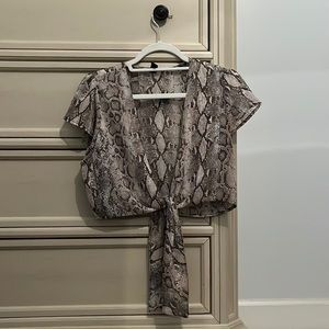 Snakeskin tie front crop top